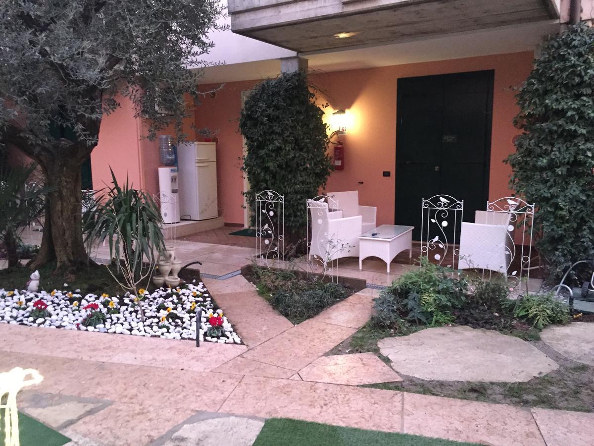 B&B Garda 4U Desenzano del Garda Dış mekan fotoğraf