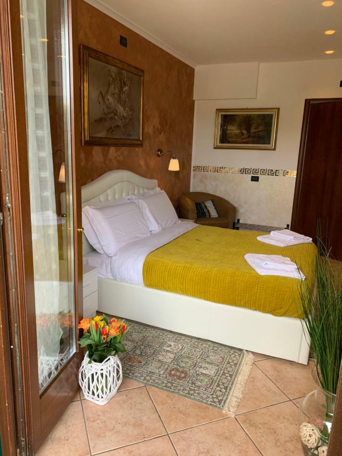 B&B Garda 4U Desenzano del Garda Dış mekan fotoğraf